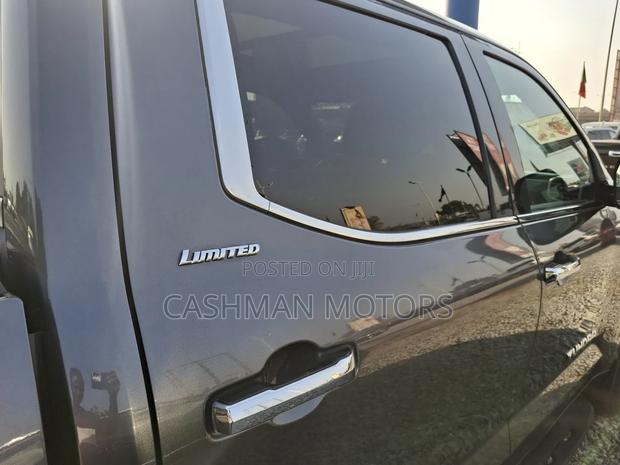 Toyota Tundra Limited 2022 Gray