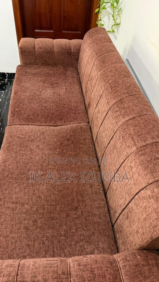 Set of Couch for Sale in East Legon Hills. photo 4