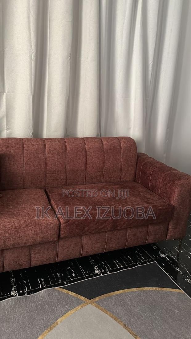 Set of Couch for Sale in East Legon Hills. photo 8