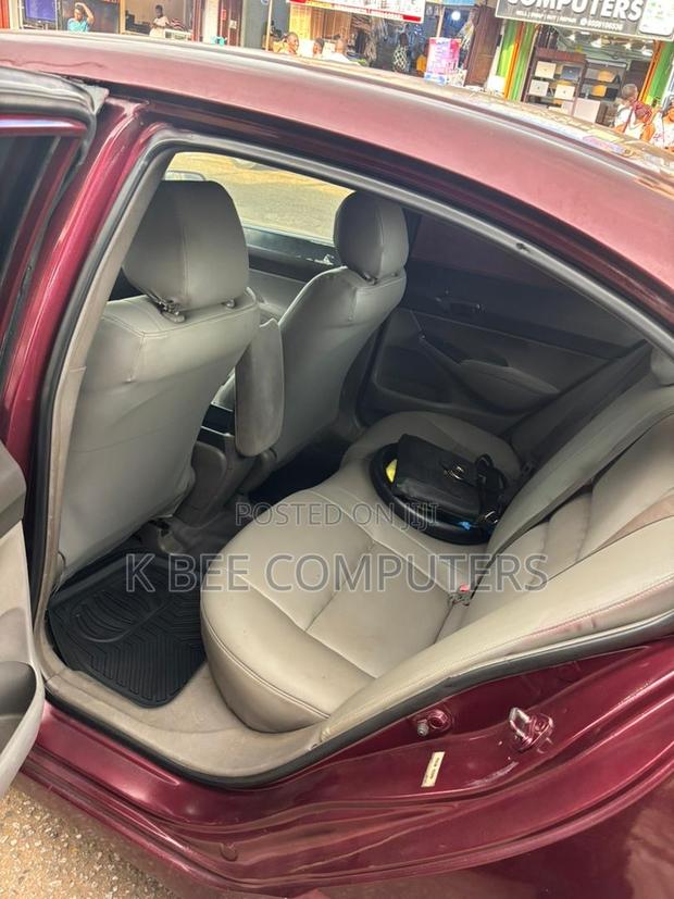 Honda Civic 1.4 5 Door Automatic 2010 Red