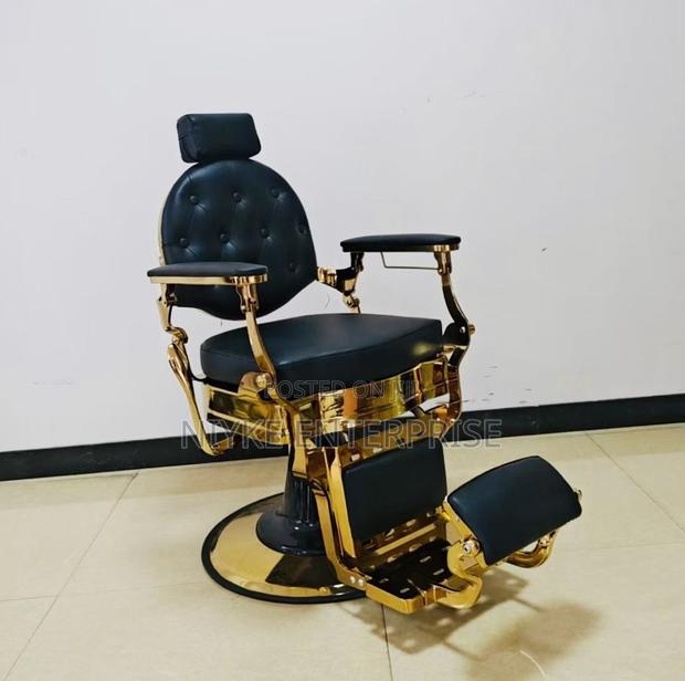 Luxury Professional Barbering Chair photo 2