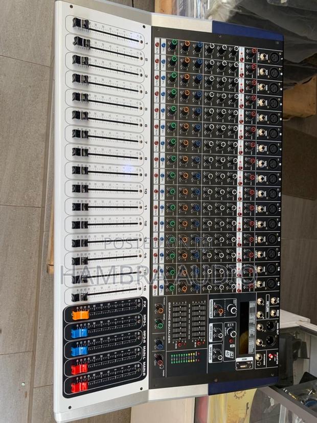Yamaha 16 Channel Powered Mixer · Photo 4