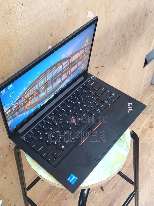 Laptop Lenovo ThinkPad E14 Gen 5 16GB Intel Core I5 SSD 256GB photo 2