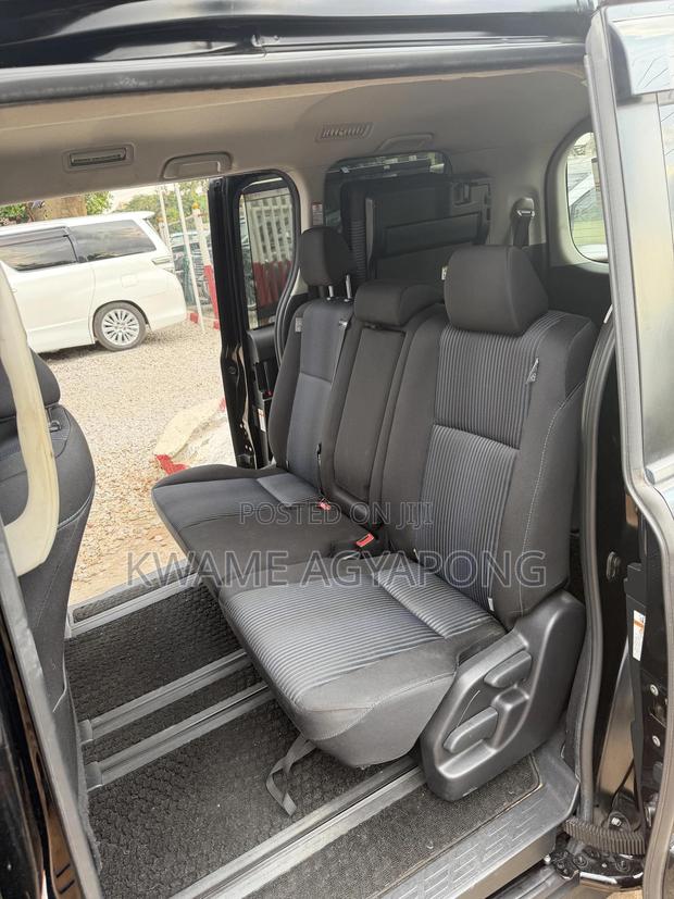 Toyota Voxy 2016 Black