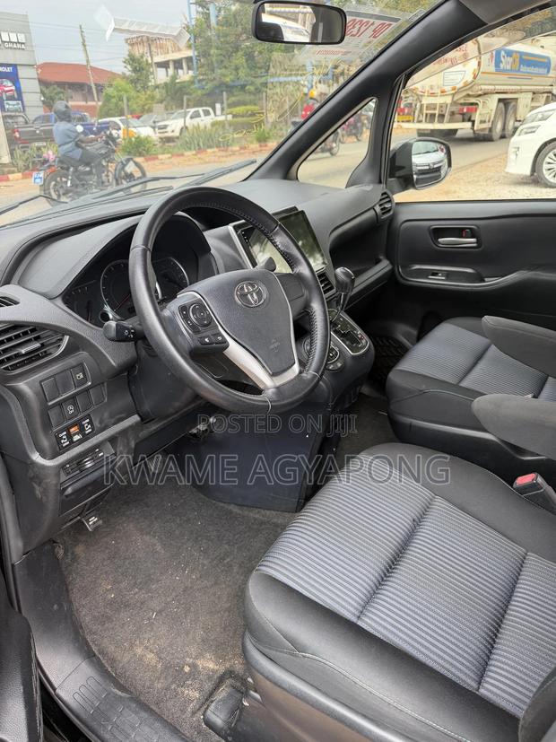 Toyota Voxy 2016 Black