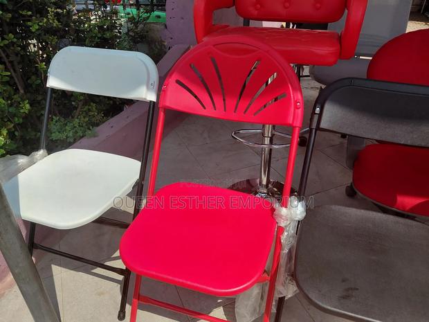 Foldable Chair · Photo 2