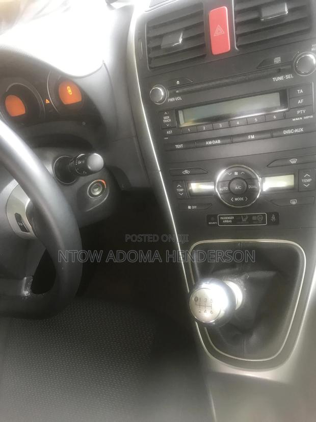 Toyota Auris 2010 Black