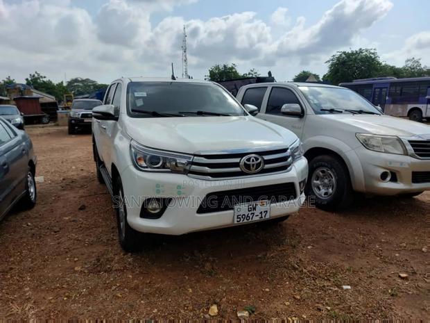 Toyota Hilux 2017 White