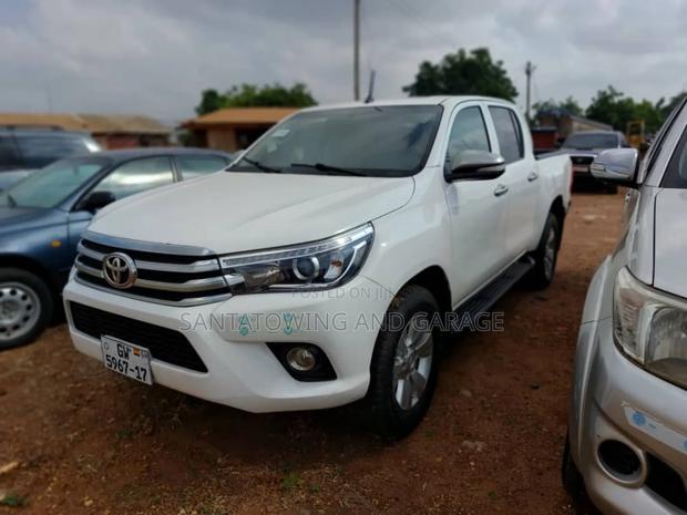Toyota Hilux 2017 White