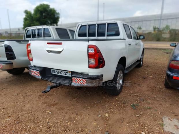 Toyota Hilux 2017 White