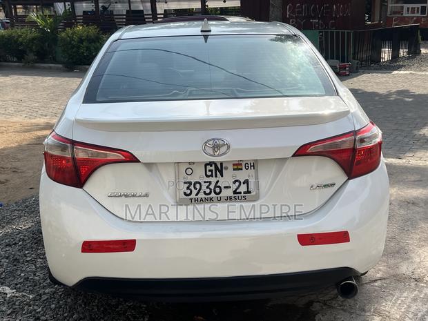 Toyota Corolla LE Eco 4dr Sedan (1.8L 4cyl CVT) 2015 White