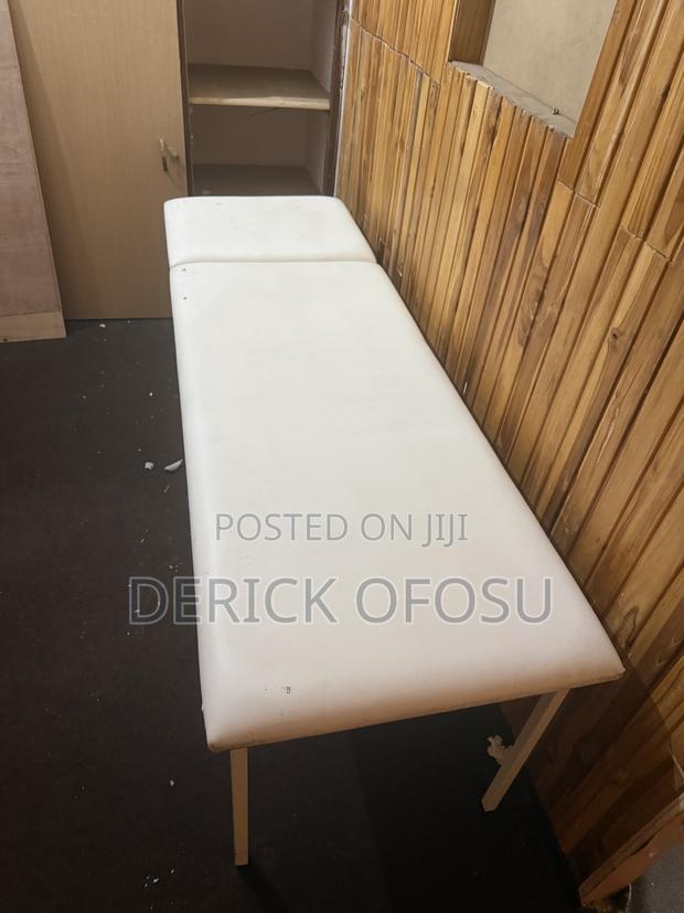 Examination Bed photo 3