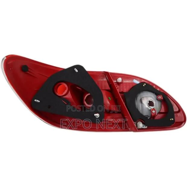 Tail Lights For Toyota Corolla 2003-2008 photo 3