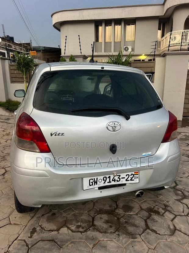 Toyota Vitz 1.3 AWD 5dr 2010 Silver