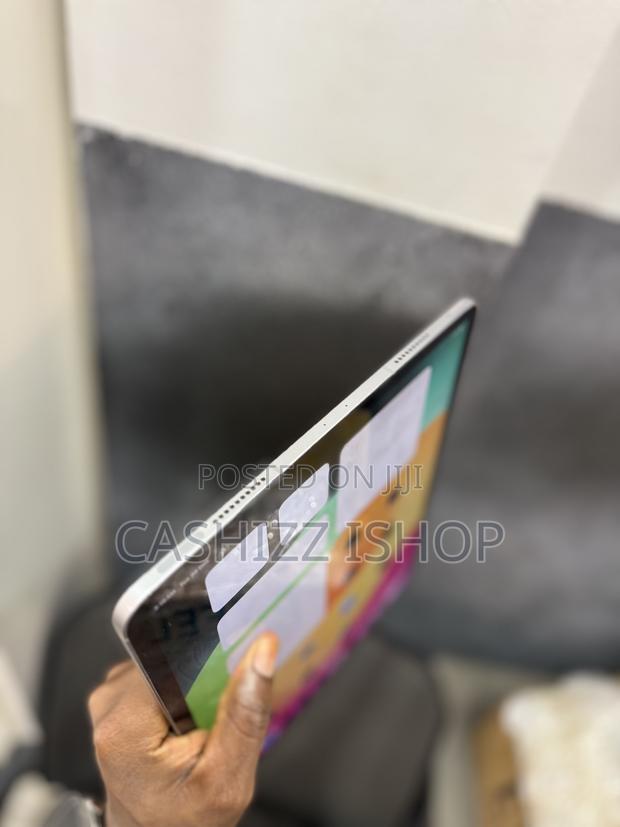 Apple iPad Pro 12.9 (2022) 1 TB Gray photo 7