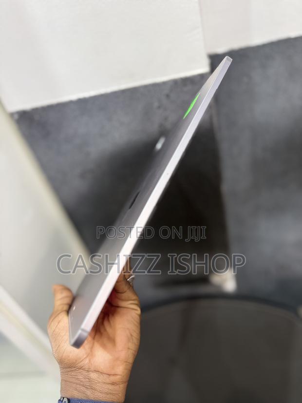 Apple iPad Pro 12.9 (2022) 1 TB Gray photo 5