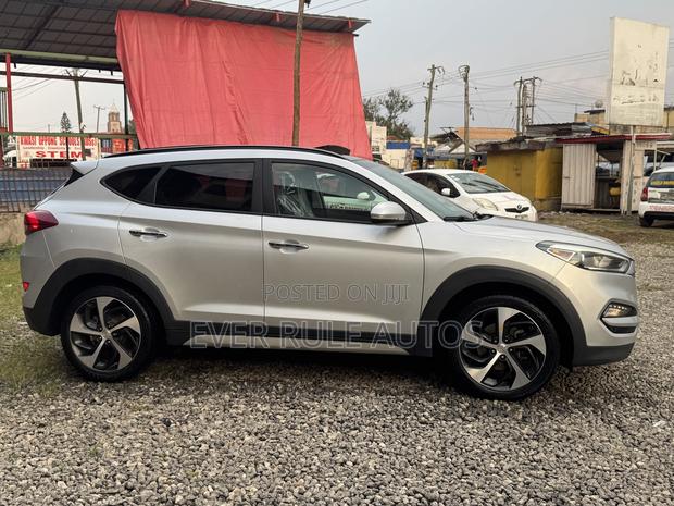 Hyundai Tucson Limited AWD 2019 Silver