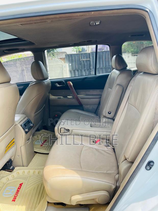 Toyota Highlander Limited 2010 White photo 9