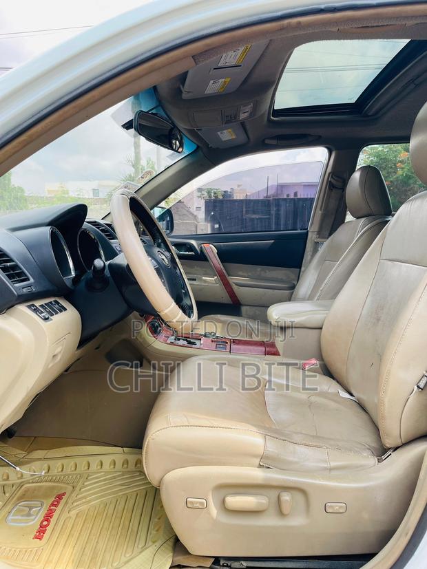 Toyota Highlander Limited 2010 White photo 10