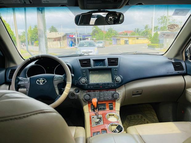 Toyota Highlander Limited 2010 White photo 13