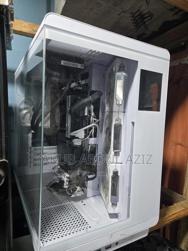 Gaming Case With 4 Argb Fans photo 2