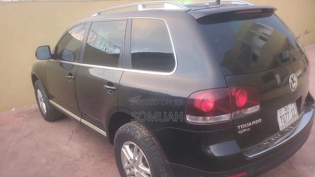 Volkswagen Touareg VR6 Sport 2012 Black photo 2