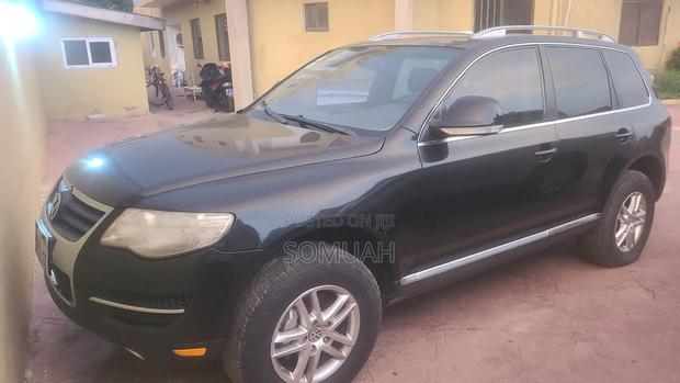 Volkswagen Touareg VR6 Sport 2012 Black photo 3