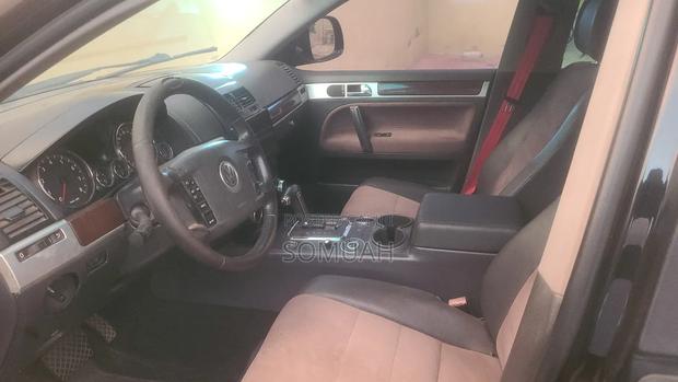 Volkswagen Touareg VR6 Sport 2012 Black photo 5