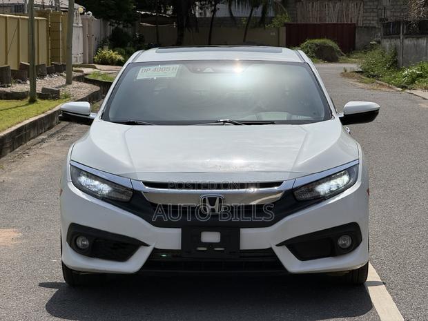 Honda Civic Touring 4dr Sedan (1.5L 4cyl) 2017 White