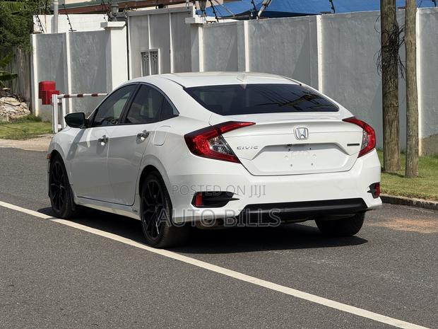Honda Civic Touring 4dr Sedan (1.5L 4cyl) 2017 White