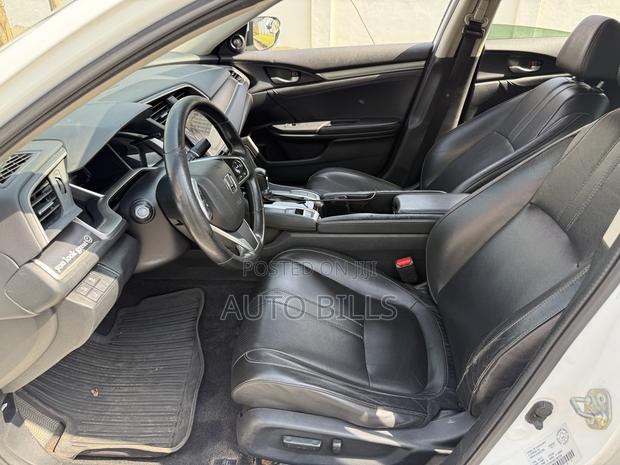 Honda Civic Touring 4dr Sedan (1.5L 4cyl) 2017 White