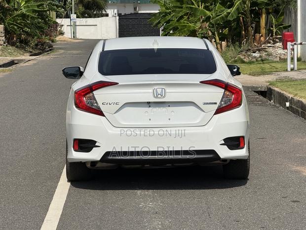 Honda Civic Touring 4dr Sedan (1.5L 4cyl) 2017 White