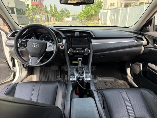 Honda Civic Touring 4dr Sedan (1.5L 4cyl) 2017 White