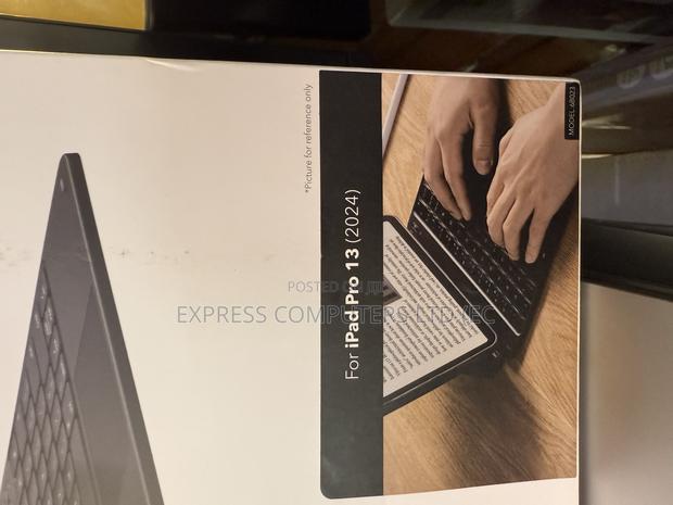 iPad Pro 13 (2024) Original Esr Bluetooth 360 Magnetic Keyboard Case photo 4