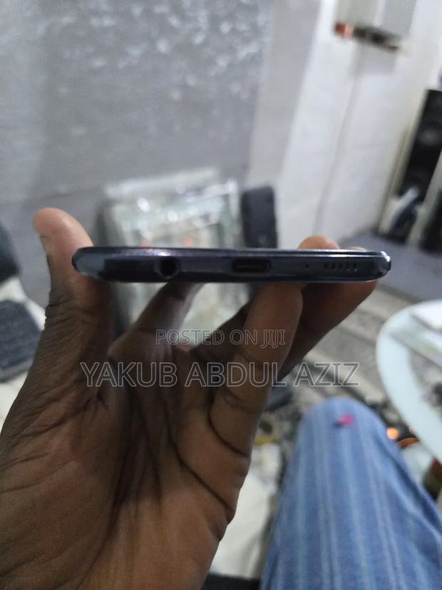 Samsung Galaxy A50 128 GB Black photo 4