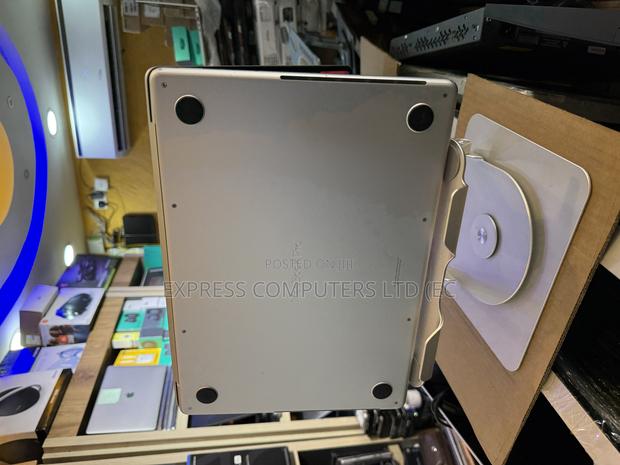 Apple MacBook Pro 2023 M2 Pro 14-Inch 16GB Apple M2 SSHD (Hybrid) 512GB photo 2