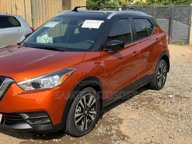 Nissan Kicks SV 2019 Orange