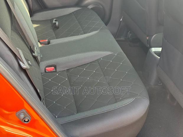 Nissan Kicks SV 2019 Orange