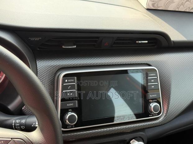 Nissan Kicks SV 2019 Orange