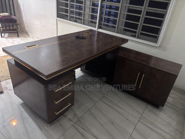 1.8m Executive Office Desk · Photo 4