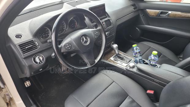 Mercedes-Benz C230 2012 White photo 8