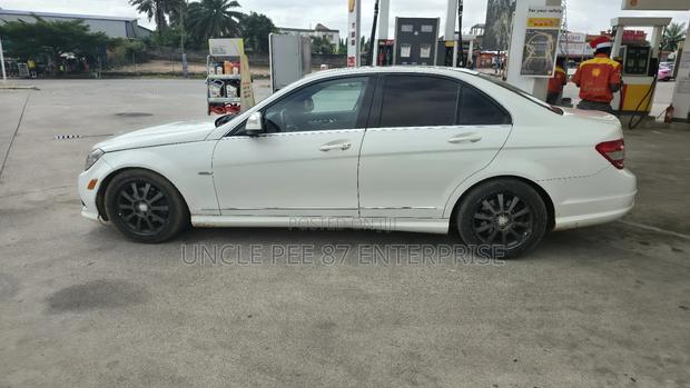 Mercedes-Benz C230 2012 White photo 11