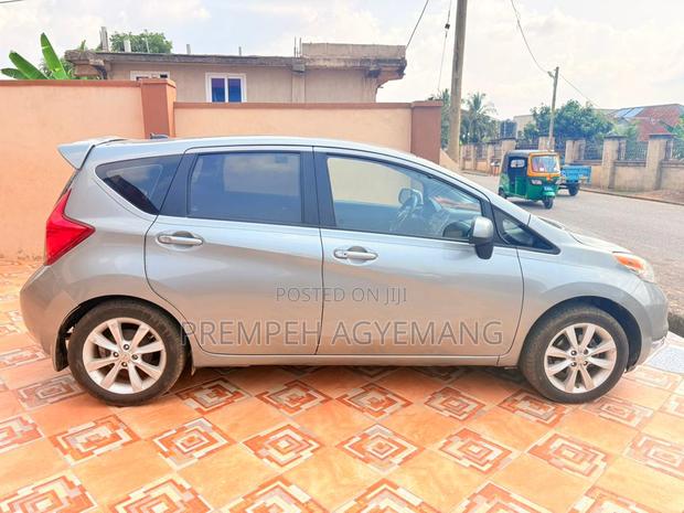 Nissan Versa 2013 Silver