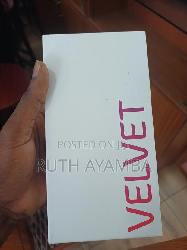 New LG Velvet 128 GB Silver