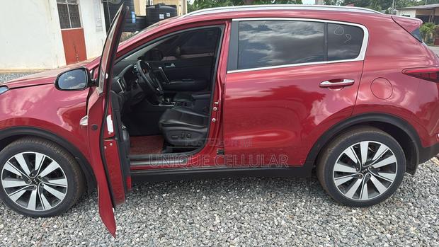 Kia Sportage 2017 Red photo 4