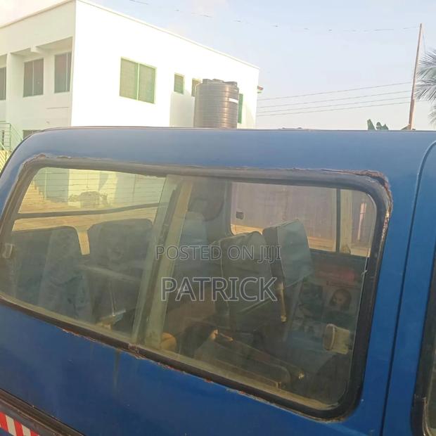 Toyota HiAce 2003 Blue photo 3