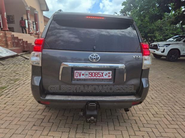 Toyota Land Cruiser Prado 2.8 D-4D 2014 Gray