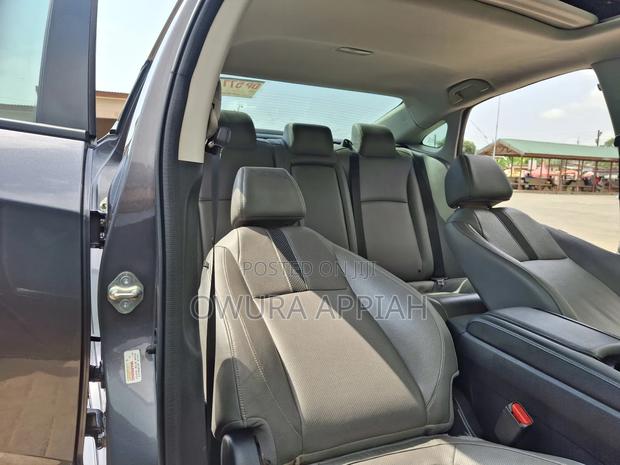 Honda Civic EX-L Sedan 2020 Gray