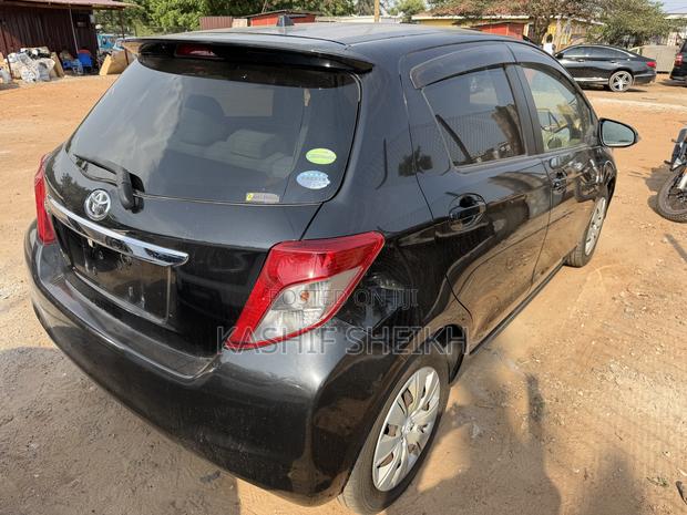 Toyota Vitz 1.3 FWD 5dr 2013 Black