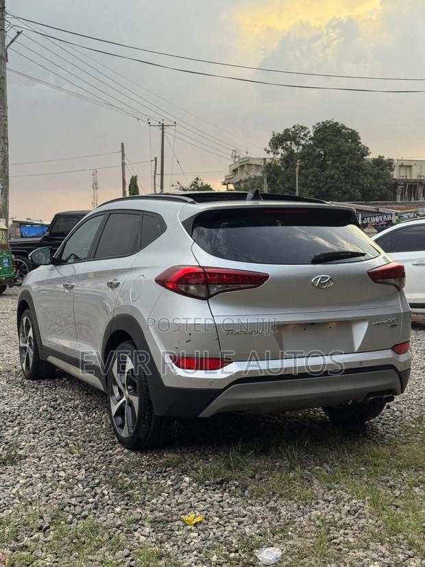 Hyundai Tucson Limited AWD 2019 Silver